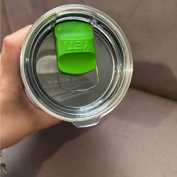 Yeti 20oz tumbler green - Picture 4 of 4